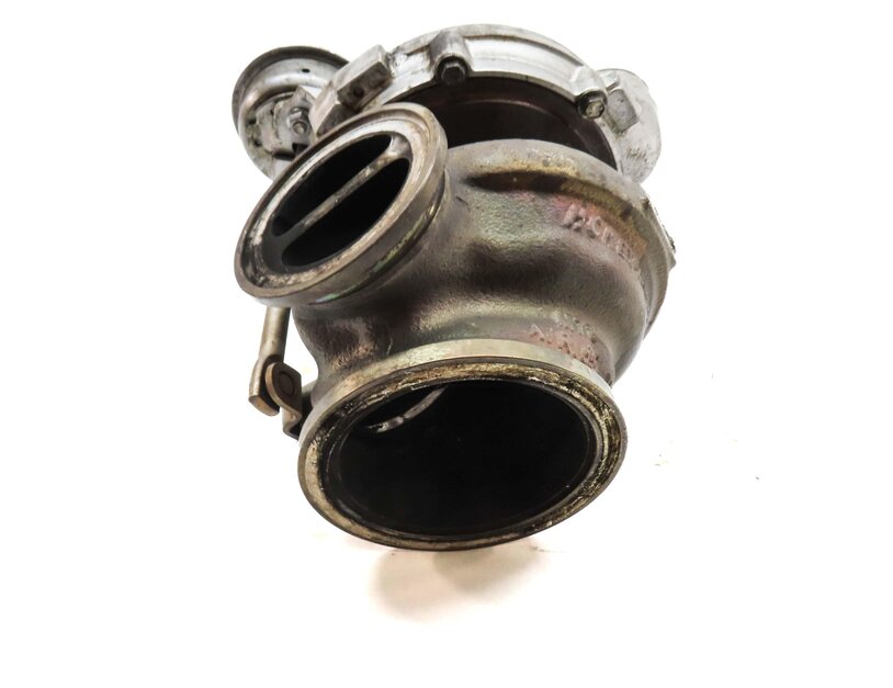 Thumbnail 5: 12-15 BMW M5 M6 ///M (F06 F10 F12 F13) 4.4L S63 ENGINE RIGHT TURBO TURBOCHARGER