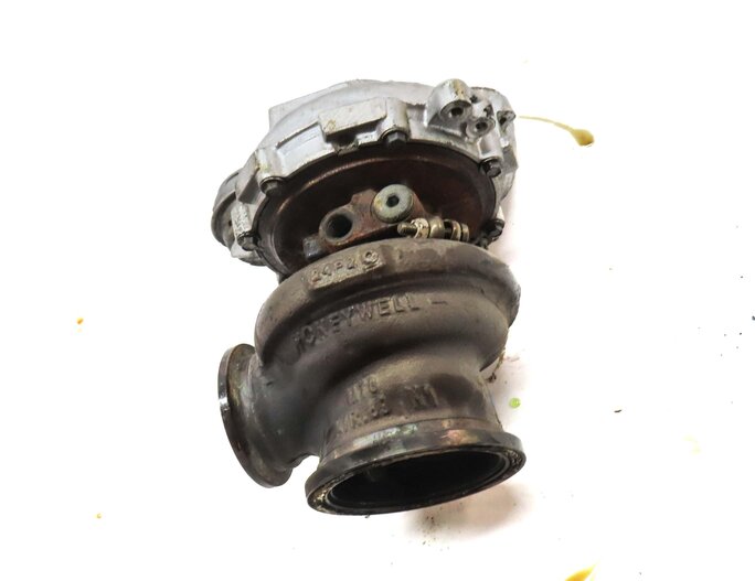 Thumbnail 3: 12-15 BMW M5 M6 ///M (F06 F10 F12 F13) 4.4L S63 ENGINE LEFT TURBO TURBOCHARGER