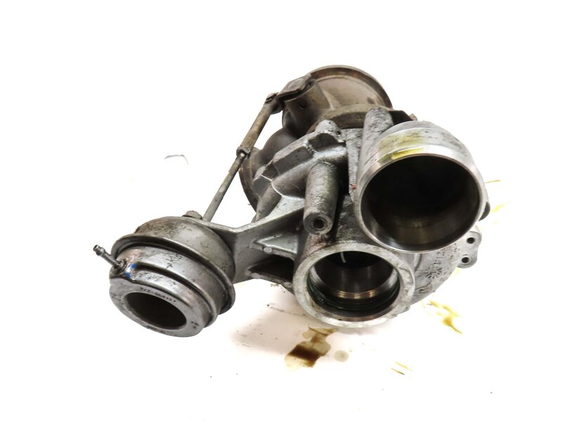 Thumbnail 6: 12-15 BMW M5 M6 ///M (F06 F10 F12 F13) 4.4L S63 ENGINE LEFT TURBO TURBOCHARGER
