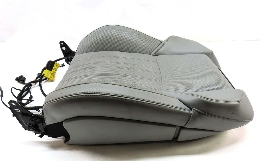Thumbnail 3: 2013 BMW M5 ///M (F10) DRIVER UPPER TOP COMFORT SEAT CUSHION (SILVERSTONE)