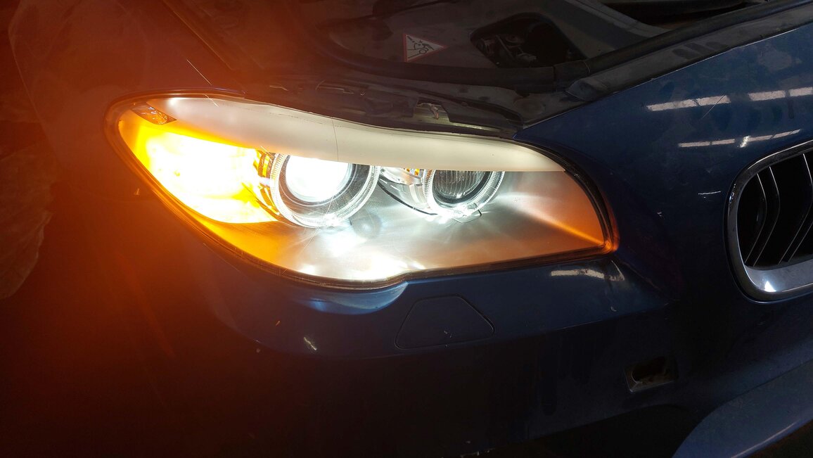 Thumbnail 2: 2011-2013 BMW 528i 535i 550i M5 (F10) RIGHT - XENON HID ADAPTIVE HEADLIGHT LAMP
