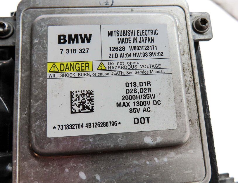 Thumbnail 9: 2011-2013 BMW 528i 535i 550i M5 (F10) RIGHT - XENON HID ADAPTIVE HEADLIGHT LAMP