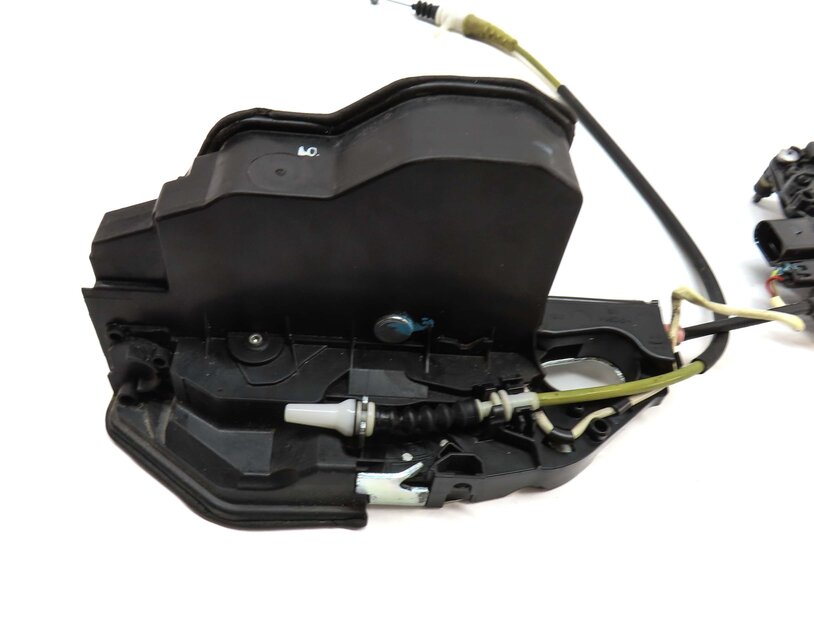 Thumbnail 9: 11-16 BMW 528i 535i 550i M5 (F10) REAR RIGHT DOOR LOCK LATCH w/ SOFT CLOSE MOTOR