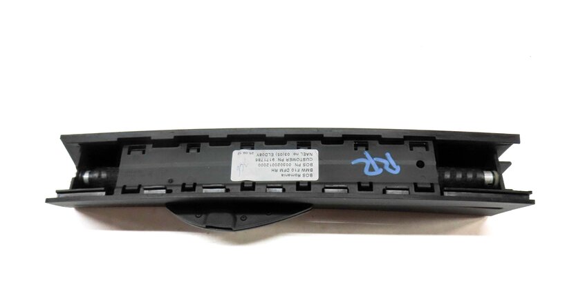 Thumbnail 4: 11-16 BMW 528i 535i 550i M5 ///M (F10) RIGHT REAR DOOR VENT WINDOW PRIVACY SHADE