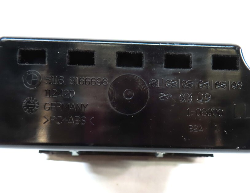 Thumbnail 7: 2013 BMW M5 ///M (F10) FRONT LEFT DRIVER DASH STORAGE COMPARTMENT BOX (BLACK)