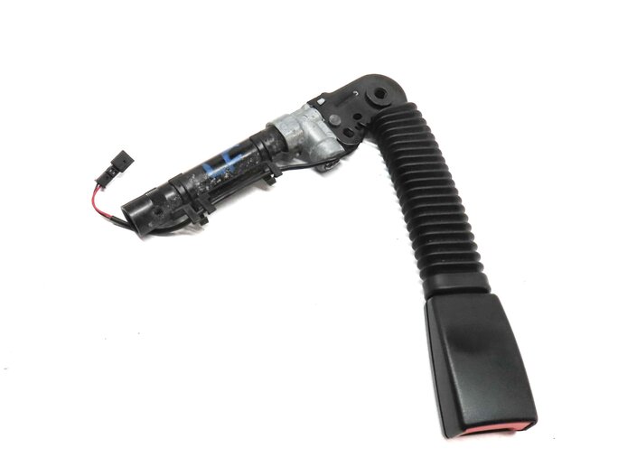 10-17 BMW 5 7 GT SERIES (F01 F07 F10) FRONT LEFT DRIVER SEATBELT BUCKLE RECEIVER