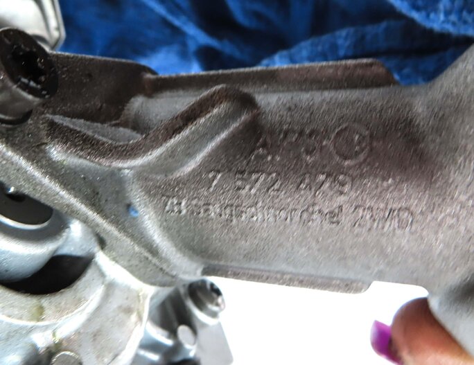 Thumbnail 10: 2013 BMW M5 ///M (F10) 4.4L S63 TWIN TURBO ENGINE OIL PUMP FLUID PUMP w/ PICKUP