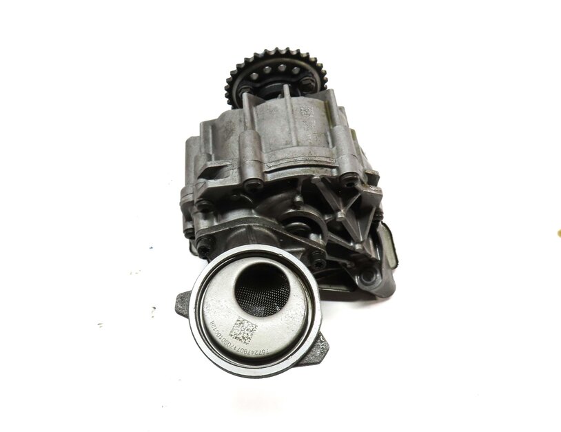 Thumbnail 5: 2013 BMW M5 ///M (F10) 4.4L S63 TWIN TURBO ENGINE OIL PUMP FLUID PUMP w/ PICKUP