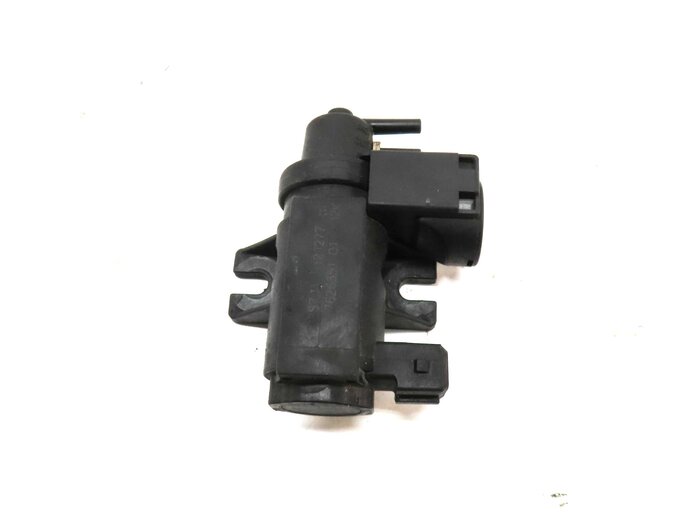 Thumbnail 3: 2013 BMW M5 ///M (F10) 4.4L S63 ENGINE TURBOCHARGER BOOST PRESSURE VALVE SET-2