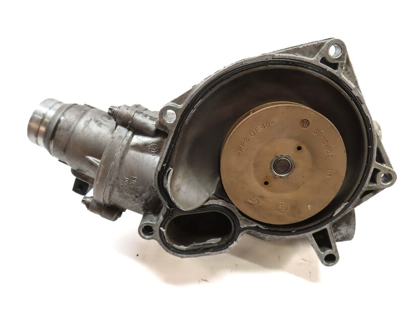 Thumbnail 6: 12-19 BMW M5 M6 X5M X6M ///M (F10 F06 F12 F13 F85 F86) 4.4L ENGINE - WATER PUMP