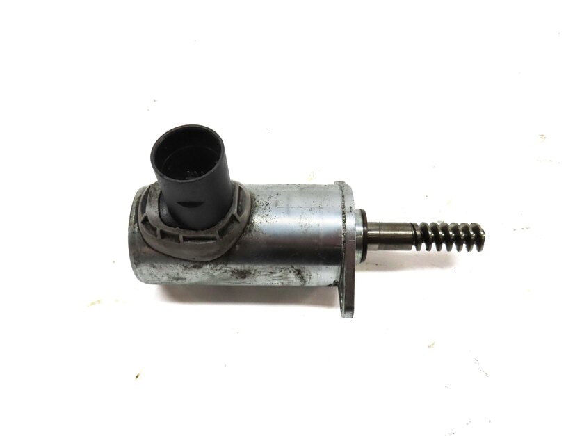 Thumbnail 2: 2013 BMW M5 ///M (F10) 4.4L S63 ENGINE ECCENTRIC CAM CAMSHAFT ACTUATOR MOTOR