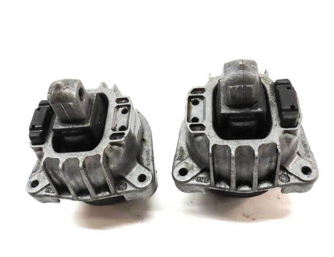Thumbnail 2: 2013 BMW M5 ///M (F10) 4.4L S63 TWIN TURBO ENGINE LEFT & RIGHT MOTOR MOUNT SET-2