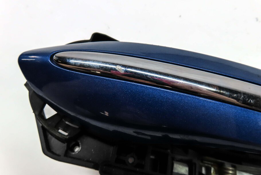 Thumbnail 10: 09-19 BMW 5 6 7 SERIES (F01 F07 F10 F12) RIGHT FRONT COMFORT DOOR HANDLE (BLUE)