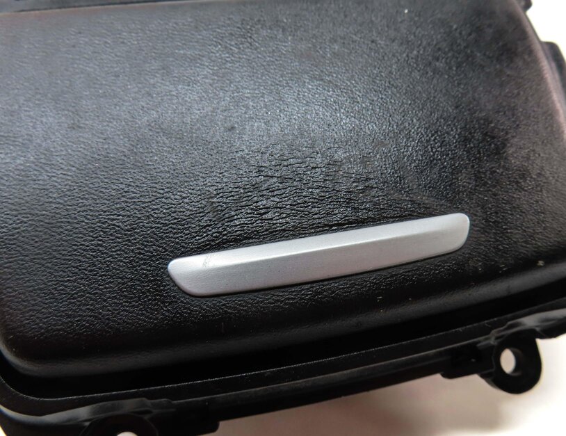 Thumbnail 8: 2013 BMW M5 ///M (F10) FRONT CENTER CONSOLE ASHTRAY COMPARTMENT w/o INSERT BLACK