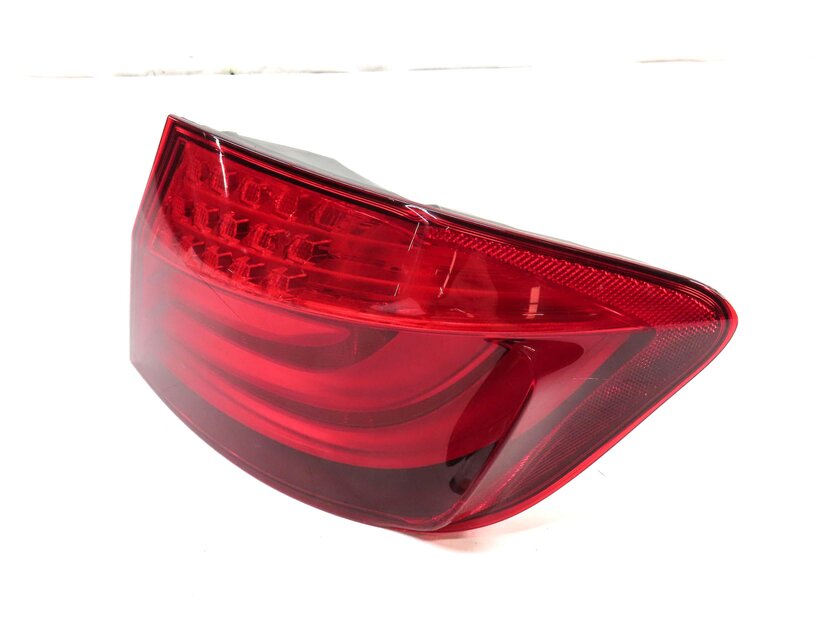 2011-2013 BMW 5 SERIES M5 F10 RIGHT PASSENGER OUTER TAILLIGHT BRAKE LIGHT LAMP