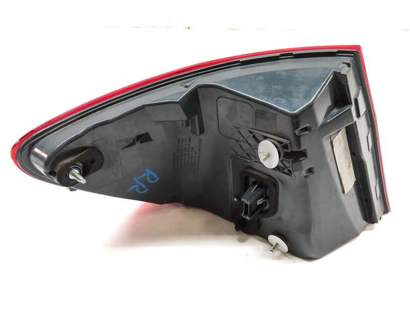 Thumbnail 5: 2011-2013 BMW 5 SERIES M5 F10 RIGHT PASSENGER OUTER TAILLIGHT BRAKE LIGHT LAMP