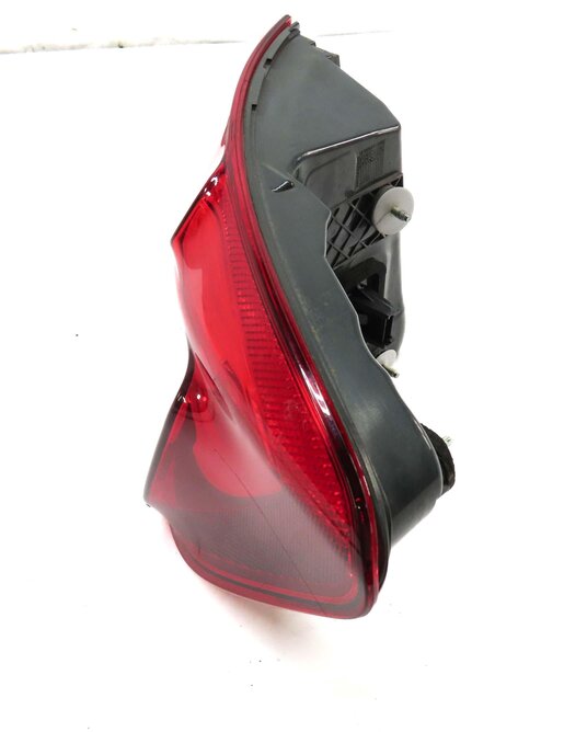 Thumbnail 6: 2011-2013 BMW 5 SERIES M5 F10 RIGHT PASSENGER OUTER TAILLIGHT BRAKE LIGHT LAMP