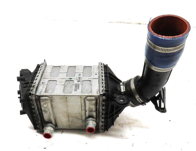 Thumbnail 4: 2012-2019 BMW M5 M6 ///M (F06 F12 F13) 4.4L S63 V8 ENGINE - LEFT INTERCOOLER