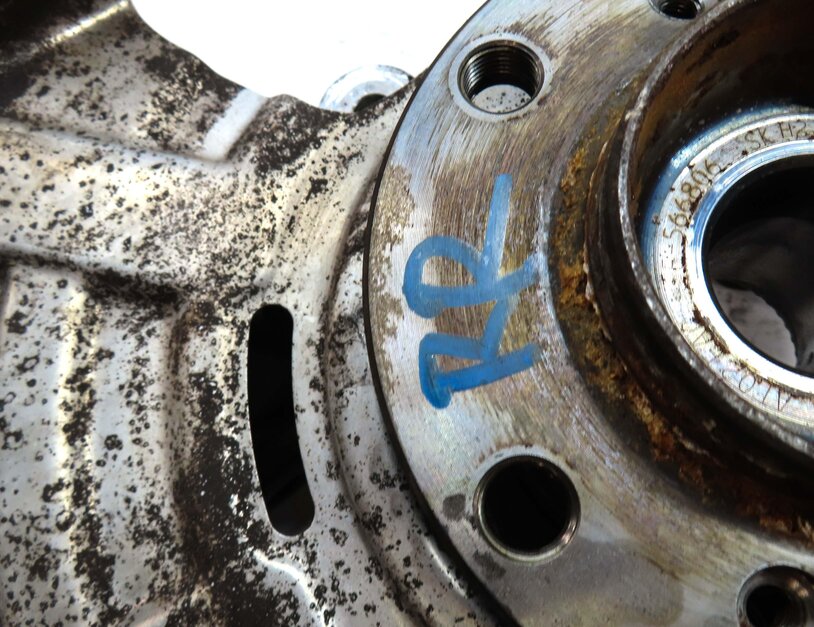 Thumbnail 7: 2012-2019 BMW M5 M6 ///M (F06 F10) RIGHT PASSENGER REAR SPINDLE KNUCKLE HUB