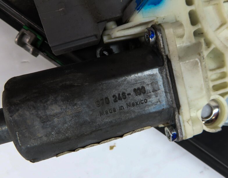 Thumbnail 7: 2004-2006 BMW Z4 (E85) LEFT FRONT DRIVER DOOR POWER WINDOW REGULATOR w/ MOTOR