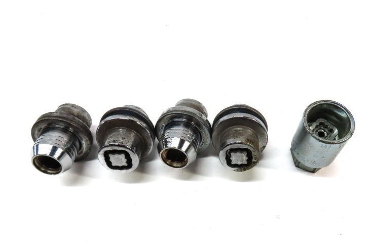 Thumbnail 2: 2012 RANGE ROVER SPORT (L320) LUG NUT WHEEL BOLT SET w/ KEY