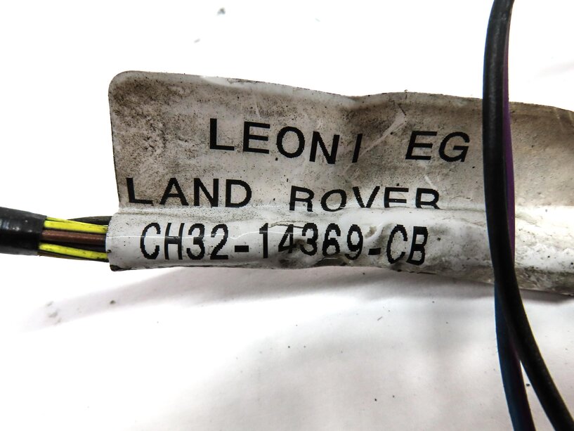 Thumbnail 4: 2012 RANGE ROVER SPORT (L320) FRONT PDC PARK SENSOR SET w/ HARNESS (BLACK)