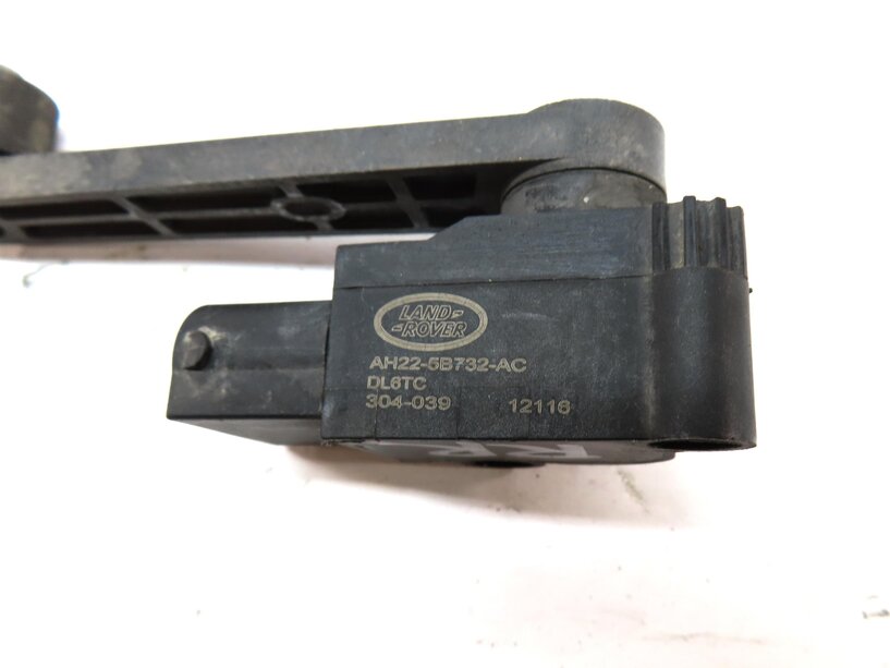 Thumbnail 5: 2012 RANGE ROVER SPORT (L320) REAR RIGHT SIDE SUSPENSION HEIGHT LEVEL SENSOR