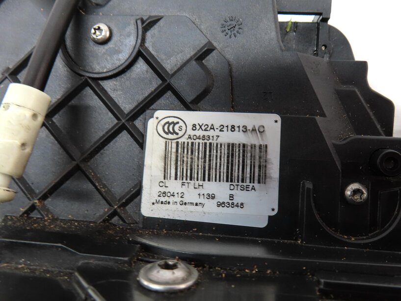 Thumbnail 7: 2010-2019 EVOQUE LR4 / RANGE ROVER SPORT (L320) LEFT FRONT PASSIVE DOOR LATCH
