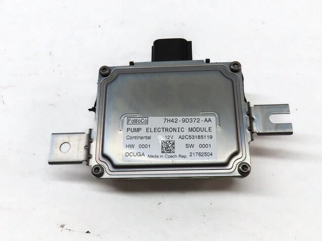 Thumbnail 4: 2010-2015 LR2 LR4 EVOQUE RANGE ROVER SPORT (L320 L538) FUEL PUMP CONTROL MODULE
