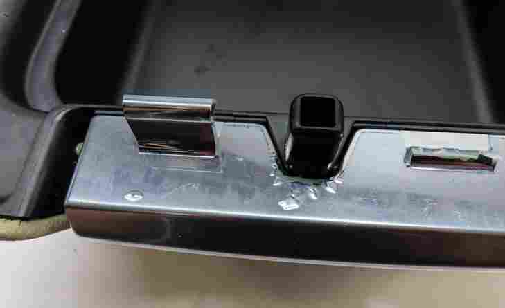 Thumbnail 8: 2010-2013 RANGE ROVER SPORT (L320) FRONT CENTER CONSOLE ARMREST LID (ALMOND)