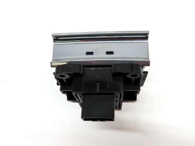 Thumbnail 6: 2012 RANGE ROVER SPORT (L320) EMERGENCY PARKING BRAKE SWITCH BUTTON