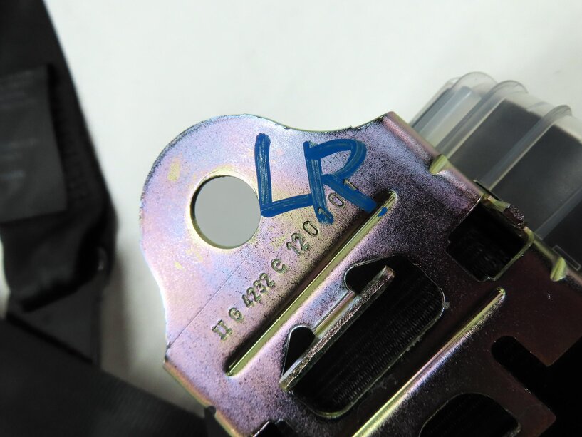 Thumbnail 5: 2012 RANGE ROVER SPORT (L320) REAR 2nd SECOND ROW SEAT LEFT SEATBELT RETRACTOR