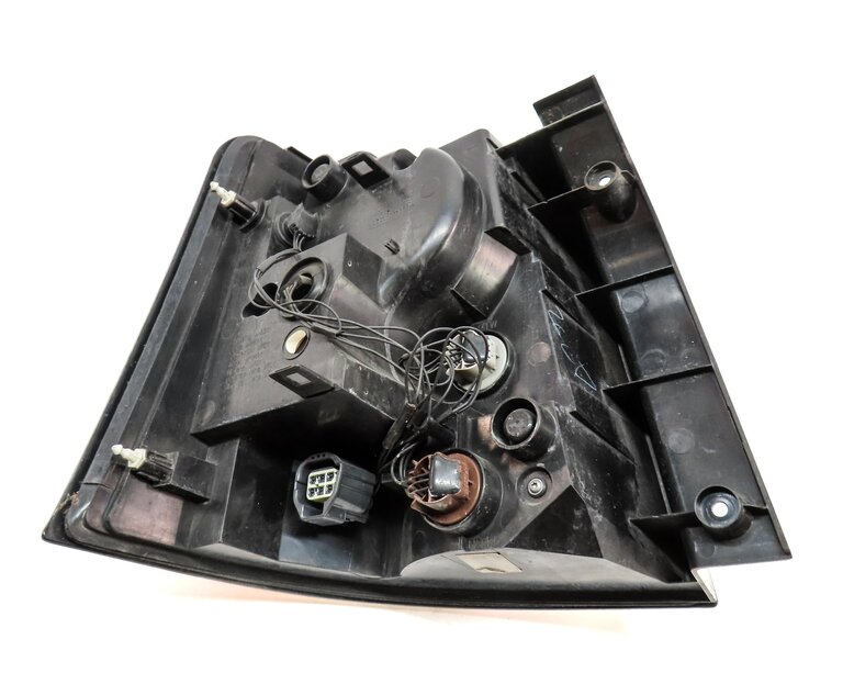 Thumbnail 5: 12-13 RANGE ROVER SPORT (L320) RIGHT PASSENGER REAR TAILLIGHT BRAKE LIGHT LAMP