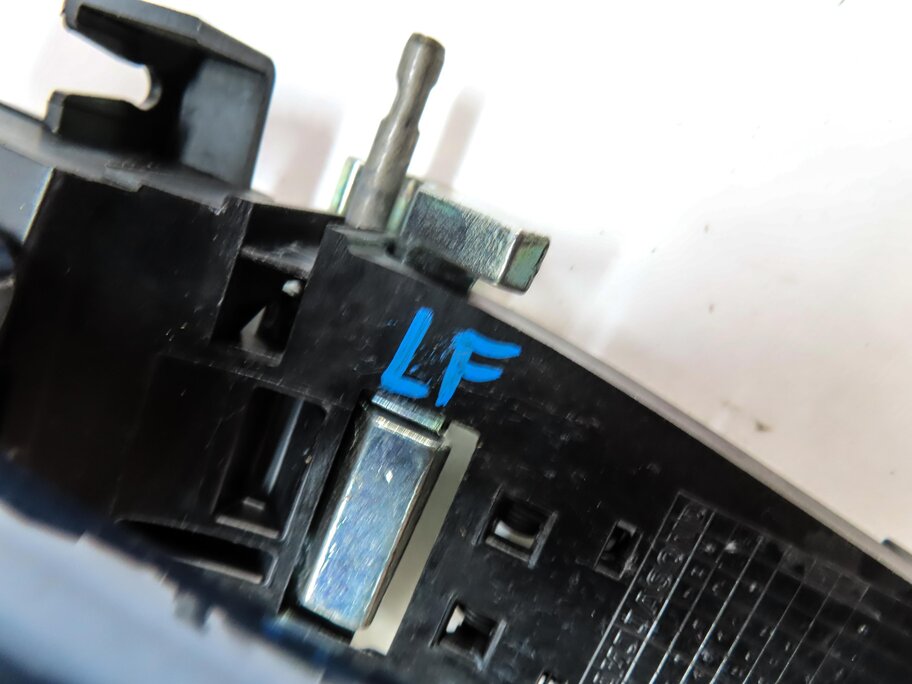 Thumbnail 6: 2010-2016 LR4 RANGE ROVER SPORT (L320) LEFT FRONT PASSIVE DOOR HANDLE (BLUE)
