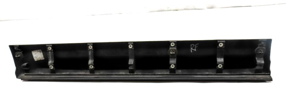 Thumbnail 6: 06-13 LAND RANGE ROVER SPORT (L320) FRONT RIGHT LOWER DOOR TRIM MOULDING PANEL