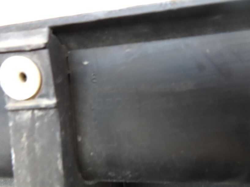 Thumbnail 8: 06-13 LAND RANGE ROVER SPORT (L320) FRONT RIGHT LOWER DOOR TRIM MOULDING PANEL