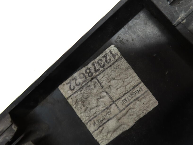 Thumbnail 8: 2012 RANGE ROVER SPORT (L320) REAR LEFT EXTERIOR DOOR MOULDING RUNNER TRIM