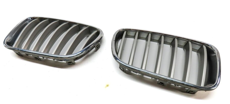 2013-2017 BMW X3 (F25) FRONT LEFT & RIGHT KIDNEY GRILLE HOOD VENT TRIM SET-2