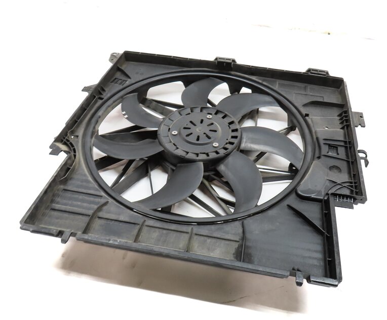 13-18 BMW X3 X4 (F25 F26) 2.0L N20 TURBO ENGINE RADIATOR COOLING FAN & SHROUD