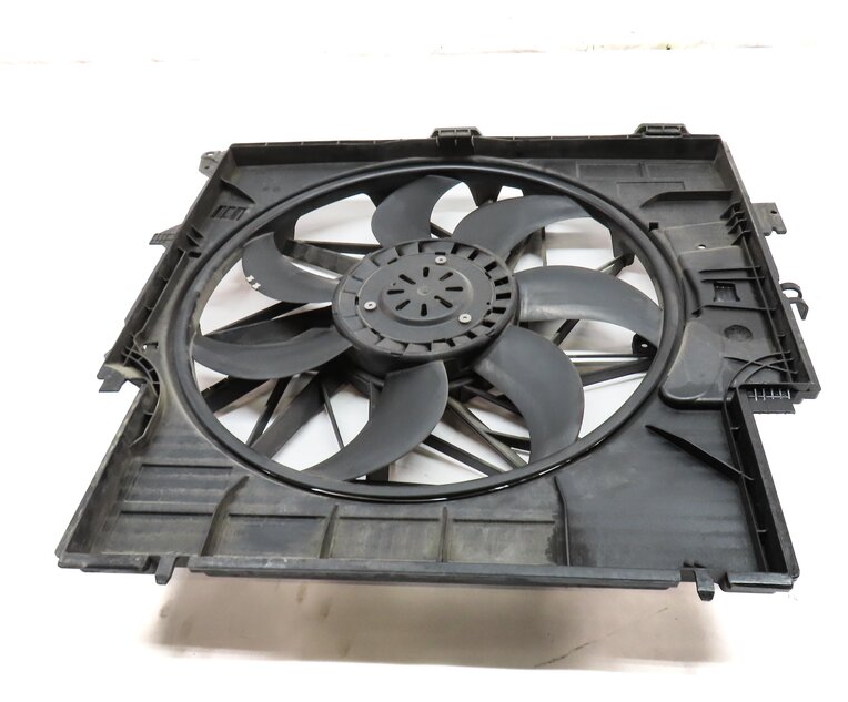 Thumbnail 2: 13-18 BMW X3 X4 (F25 F26) 2.0L N20 TURBO ENGINE RADIATOR COOLING FAN & SHROUD