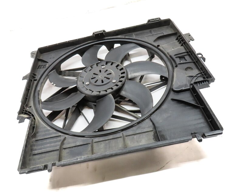 Thumbnail 3: 13-18 BMW X3 X4 (F25 F26) 2.0L N20 TURBO ENGINE RADIATOR COOLING FAN & SHROUD