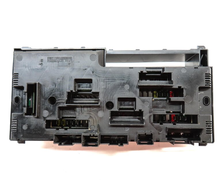 Thumbnail 5: 2014 BMW X3 (F25) FRONT POWER DISTRIBUTION RELAY FUSE BOX 61149259467