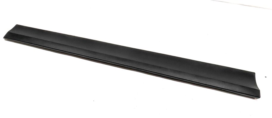 11-18 BMW X3 X4 (F25 26) FRONT RIGHT LOWER DOOR MOULDING TRIM (w/o M or X-LINE)