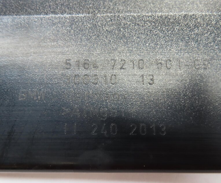 Thumbnail 6: 2014 BMW X3 (F25) UPPER RADIATOR ENGINE BAY SUPPORT BAR 51647210501