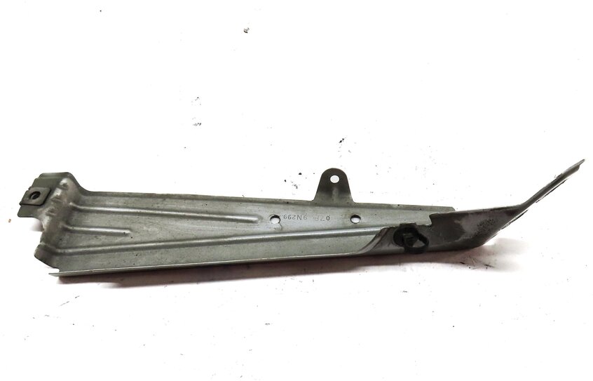 Thumbnail 5: 2014 BMW X3 (F25) FRONT RIGHT PASSENGER FENDER MOUNT BRACKET 41357267326