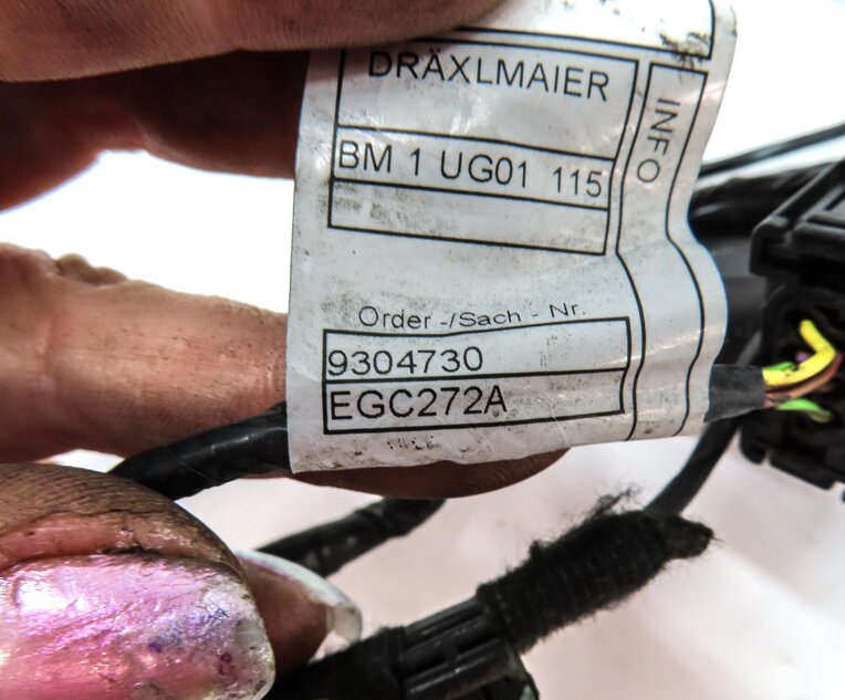 Thumbnail 4: 2014 BMW X3 (F25) REAR PARK ASSIST PDC SENSOR SET4 (BLACK) w/ WIRING HARNESS