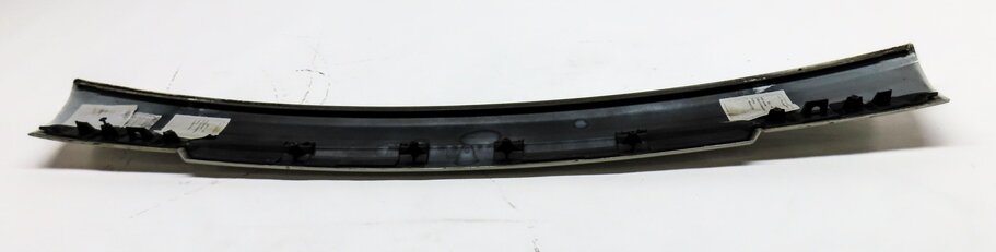 Thumbnail 5: 2010 RANGE ROVER SPORT (L320) REAR UPPER TRUNK HATCH GATE TRIM PANEL (WHITE 909)