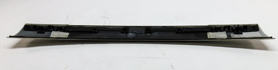 Thumbnail 6: 2010 RANGE ROVER SPORT (L320) REAR UPPER TRUNK HATCH GATE TRIM PANEL (WHITE 909)