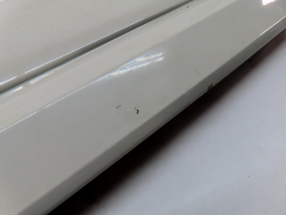 Thumbnail 9: 2010 RANGE ROVER SPORT (L320) REAR UPPER TRUNK HATCH GATE TRIM PANEL (WHITE 909)