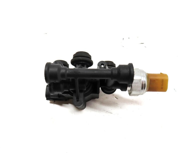 Thumbnail 9: 2010 RANGE ROVER SPORT (L320) AIR SUSPENSION TRANSFER RELIEF VALVE BLOCK SET-3